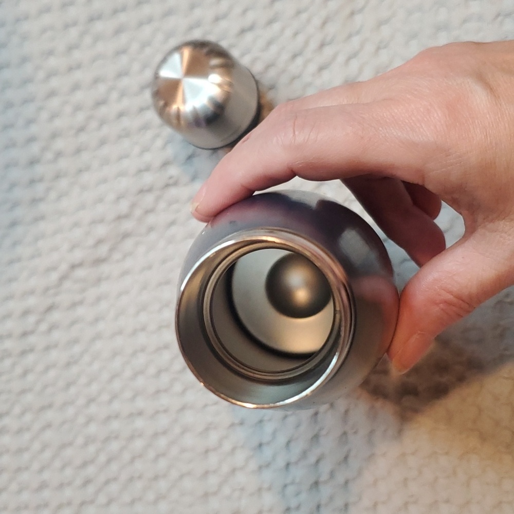 Double Insulated Stainless Steel Water Bottle - Picture 4 of 4